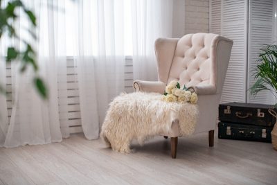 Soft glam w kobiecej garderobie - zobacz najpiękniejsze dodatki!