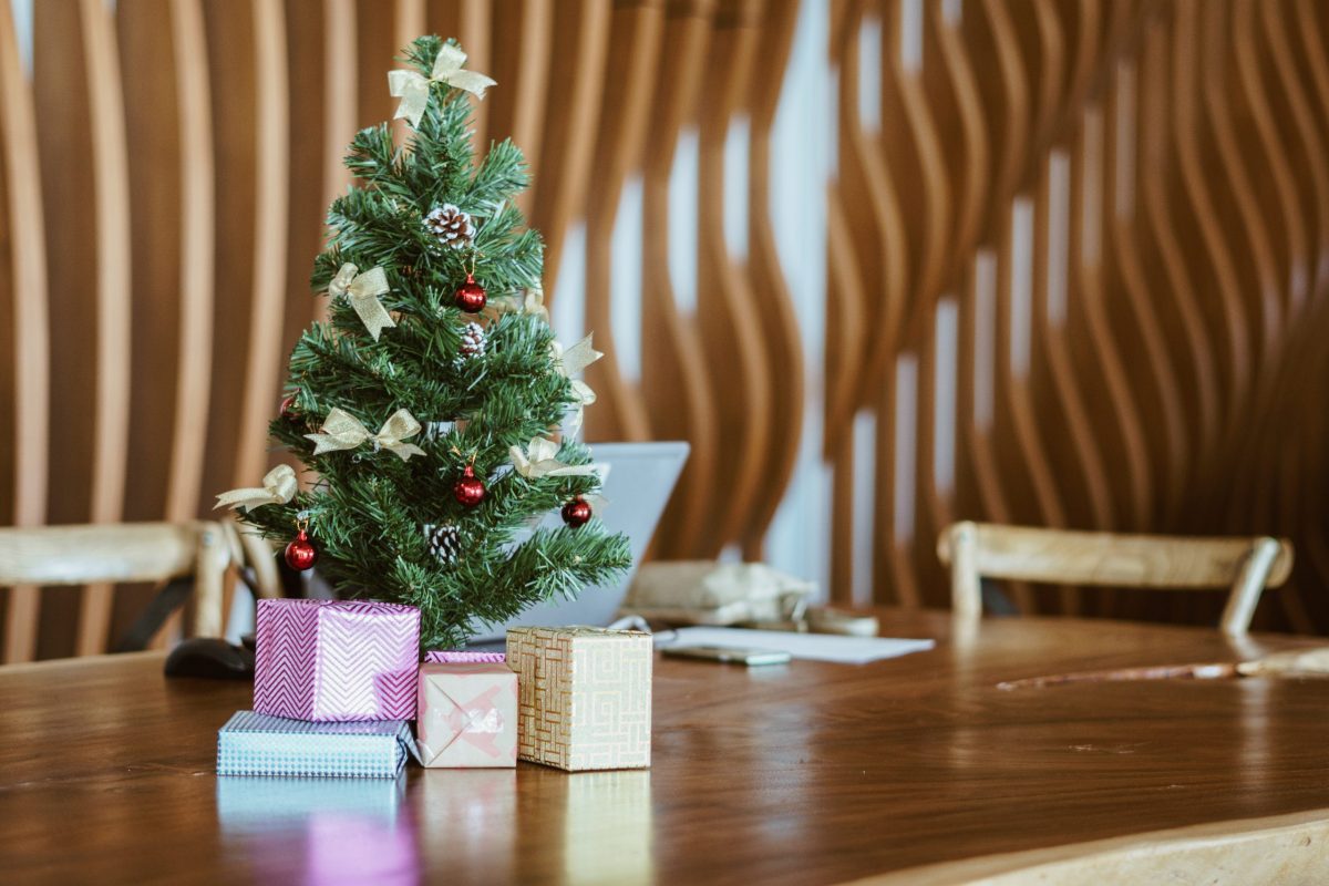 Christmas tree in the office – 5 interesting inspirations