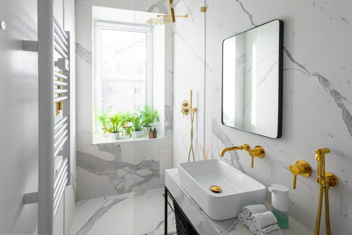 Gold accessories for the bathroom – get inspired!