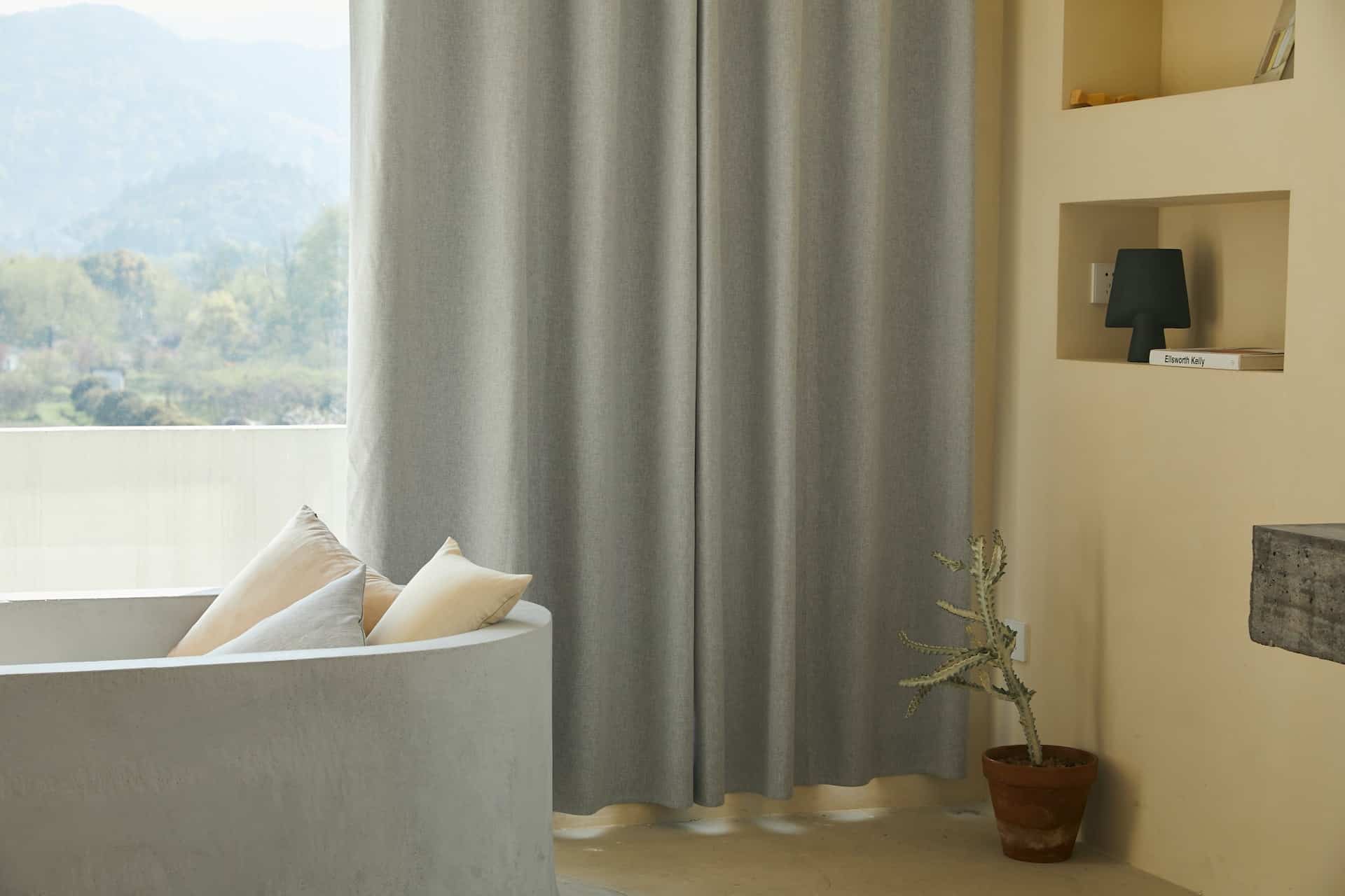 Curtains for living room in modern style – what kind to choose?